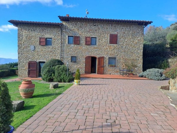 casa indipendente in vendita a Reggello