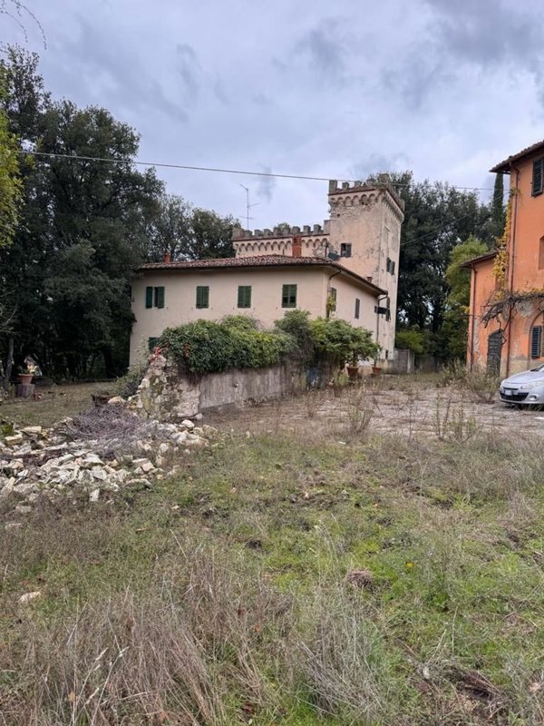 casa indipendente in vendita a Reggello