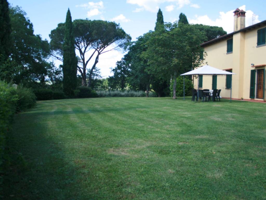 casa indipendente in vendita a Reggello