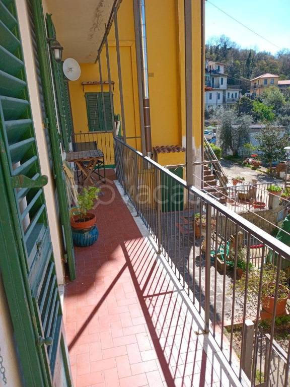 appartamento in vendita a Reggello in zona Pietrapiana
