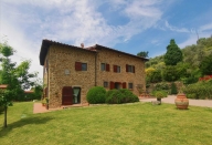 casa indipendente in vendita a Reggello
