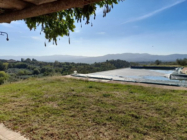 casa indipendente in vendita a Reggello