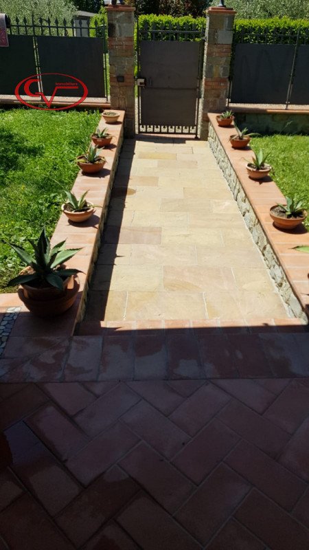 casa indipendente in vendita a Reggello