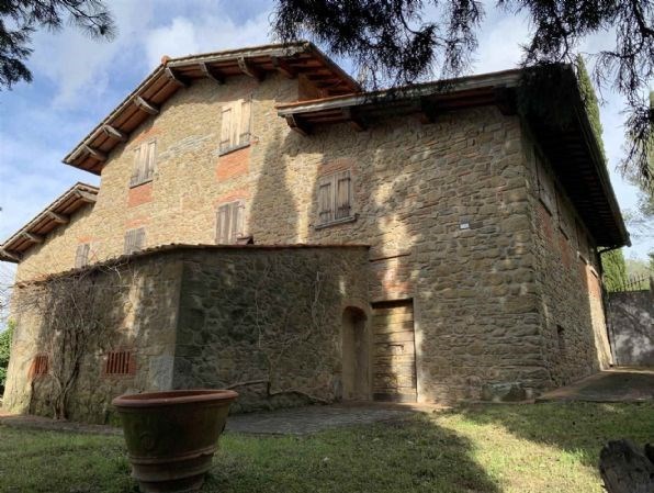 casa indipendente in vendita a Reggello