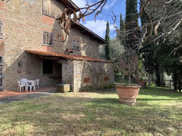 casa indipendente in vendita a Reggello