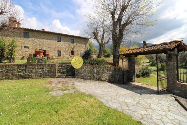 casa indipendente in vendita a Reggello in zona Pietrapiana