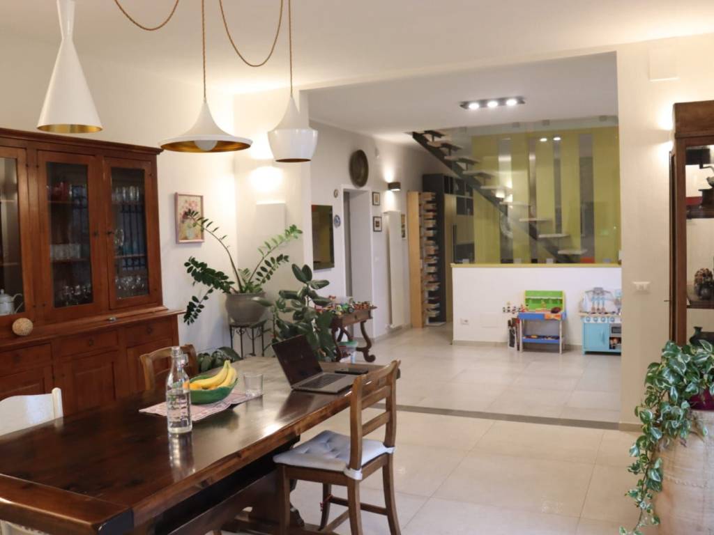 casa indipendente in vendita a Reggello in zona Pietrapiana