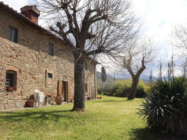 casa indipendente in vendita a Reggello