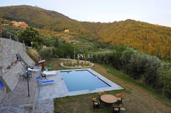 casa indipendente in vendita a Reggello