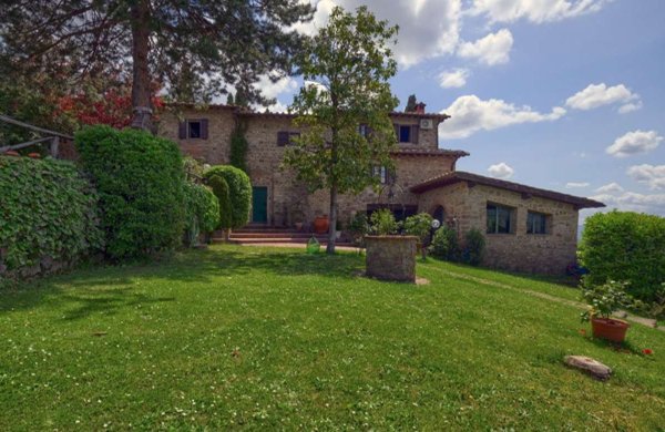 casale in vendita a Reggello