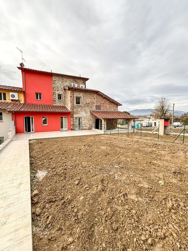appartamento in vendita a Reggello in zona Leccio
