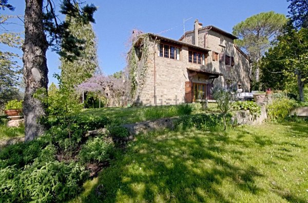 casa indipendente in vendita a Reggello in zona Donnini