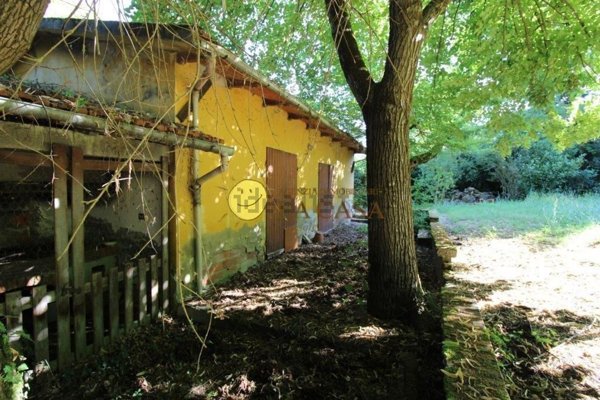casa indipendente in vendita a Reggello in zona Montanino