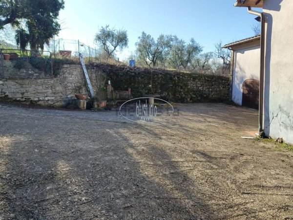casa indipendente in vendita a Reggello