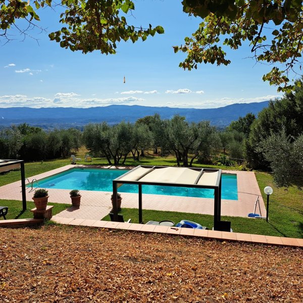 casa indipendente in vendita a Reggello
