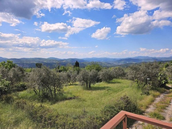 casa indipendente in vendita a Reggello in zona Donnini