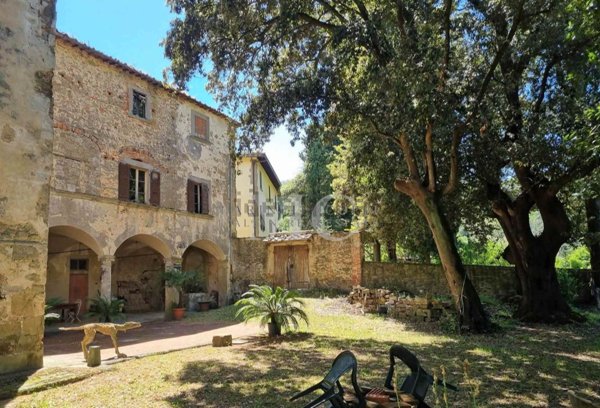 villa in vendita a Reggello