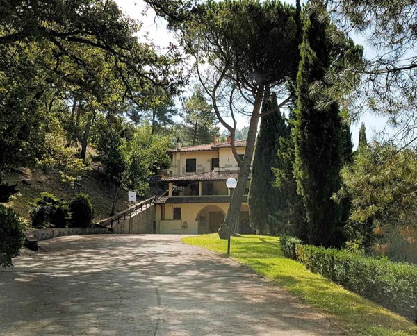 casa indipendente in vendita a Reggello