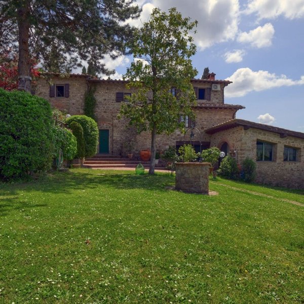casa indipendente in vendita a Reggello