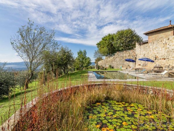 casa indipendente in vendita a Reggello in zona Pietrapiana