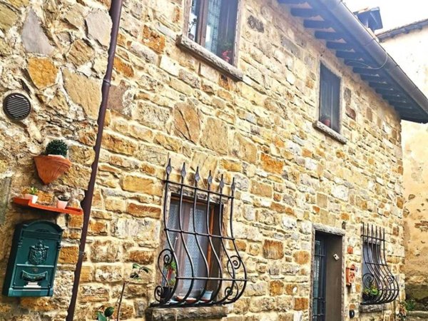 casa indipendente in vendita a Reggello in zona Donnini