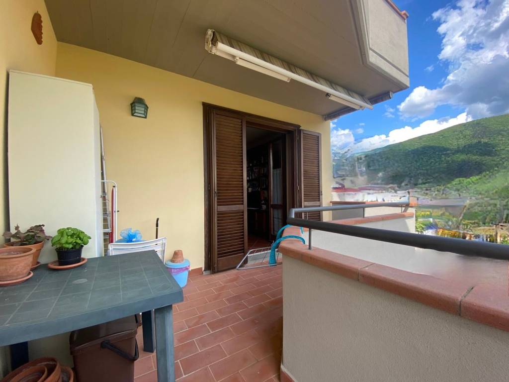 appartamento in vendita a Reggello in zona Donnini