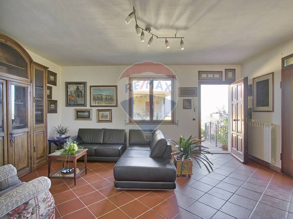 casa indipendente in vendita a Reggello