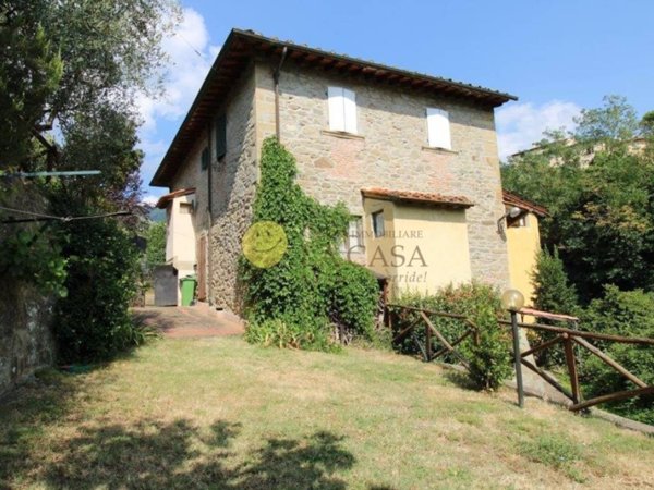casa indipendente in vendita a Reggello in zona Pietrapiana