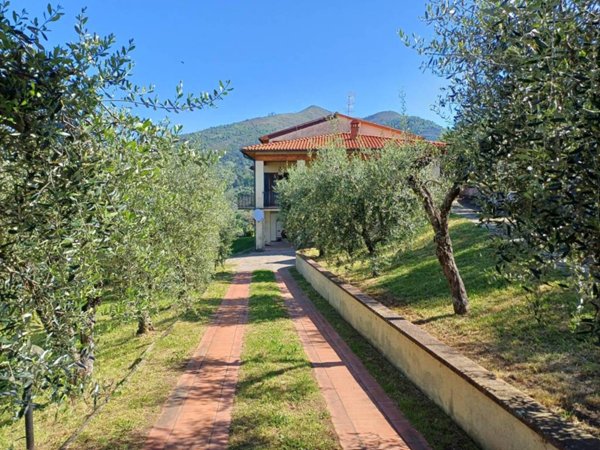 casa indipendente in vendita a Reggello