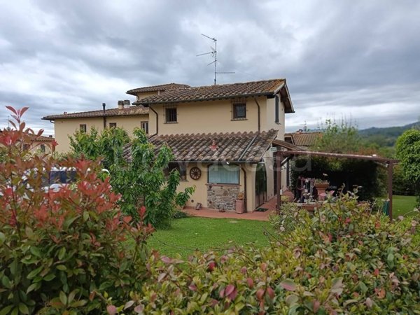 casa indipendente in vendita a Reggello