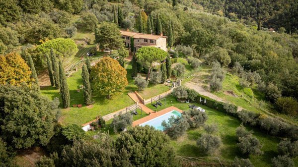 casa indipendente in vendita a Reggello