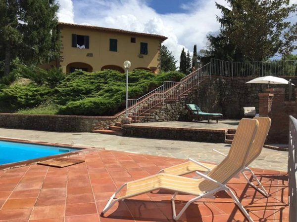 casa indipendente in vendita a Reggello