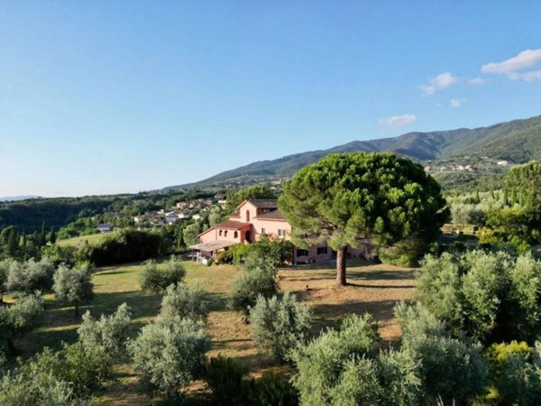 casa indipendente in vendita a Reggello