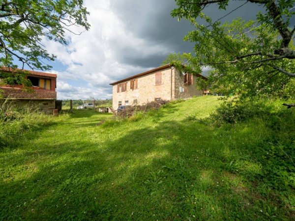 casa indipendente in vendita a Reggello