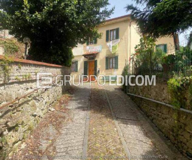 locale commerciale in vendita a Reggello