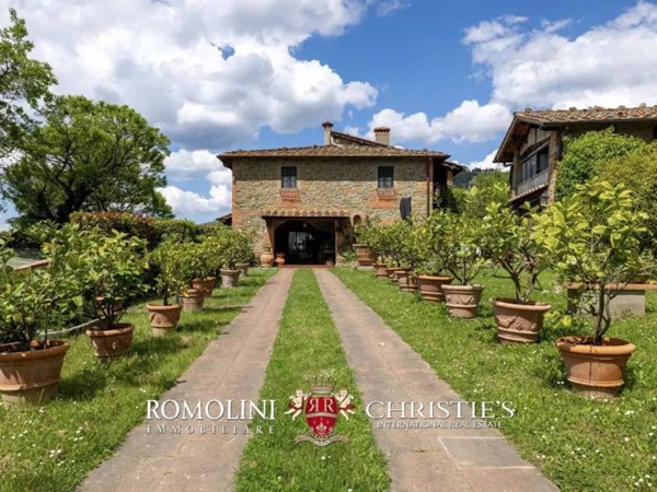 casa indipendente in vendita a Reggello