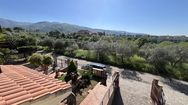 casa indipendente in vendita a Reggello in zona Canova