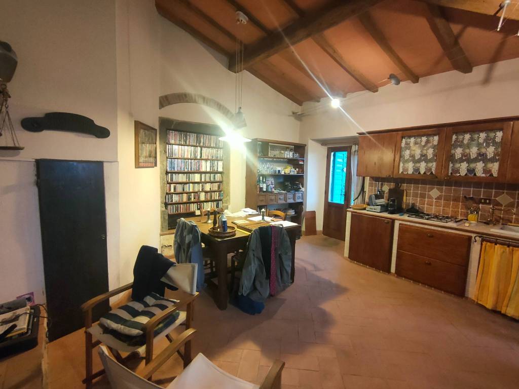 casa indipendente in vendita a Reggello