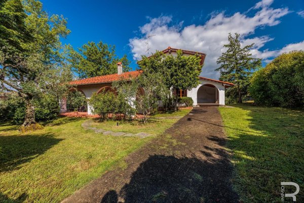 casa indipendente in vendita a Reggello