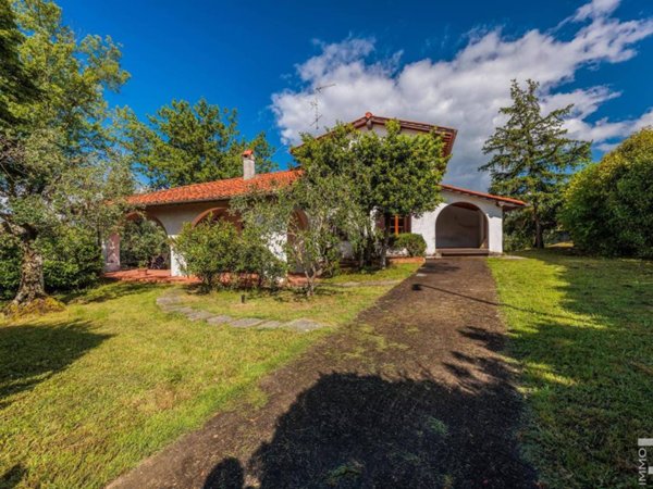 casa indipendente in vendita a Reggello