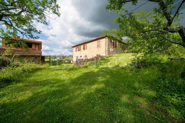 casa indipendente in vendita a Reggello