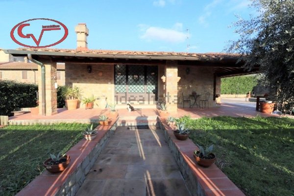 casa indipendente in vendita a Reggello