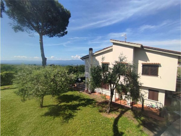 casa indipendente in vendita a Reggello in zona Pietrapiana