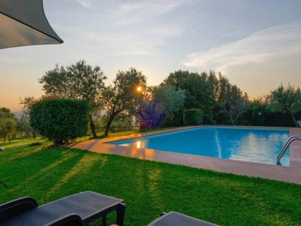 casa indipendente in vendita a Reggello