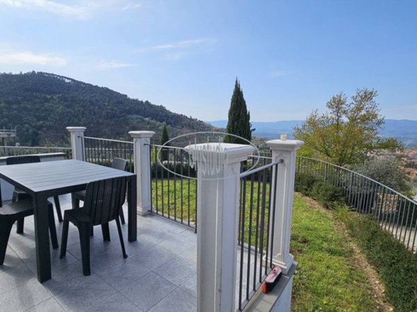 casa indipendente in vendita a Reggello