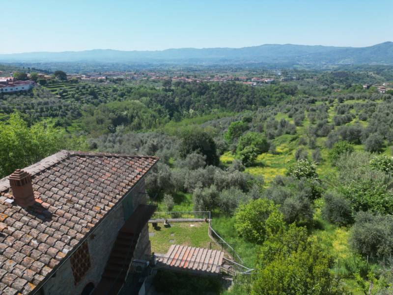 casa indipendente in vendita a Reggello in zona Pietrapiana