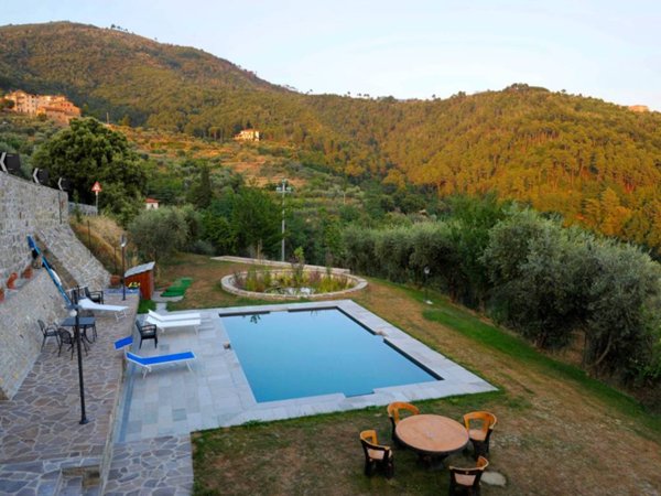 casa indipendente in vendita a Reggello in zona Pietrapiana