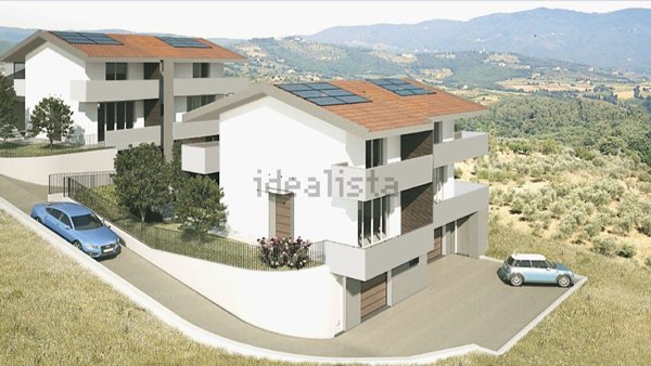 casa indipendente in vendita a Reggello