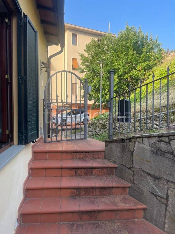 appartamento in vendita a Reggello in zona Tosi