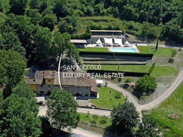 casa indipendente in vendita a Reggello